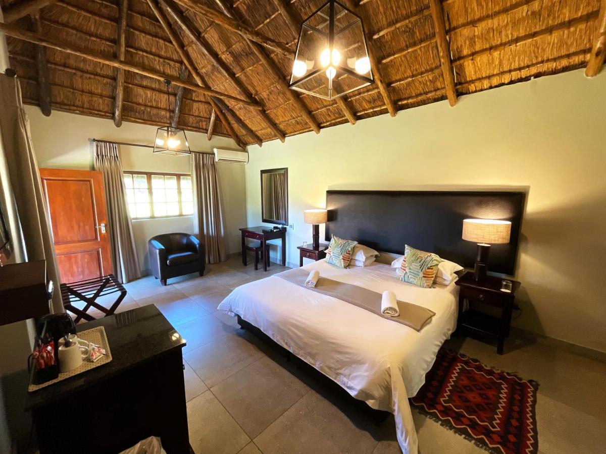 Mongena Private Game Lodge Rust de Winter Exterior photo